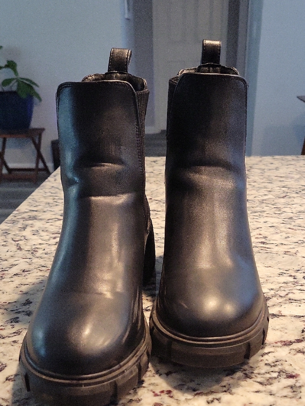 Steve Madden Hola Chelsea Boots